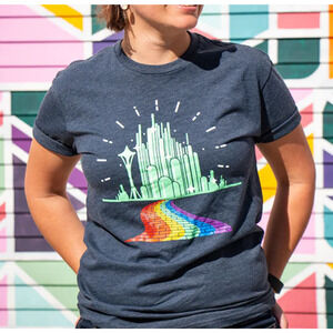 CHOKE Medium Blue Wizard of‎ Oz t-shirt tee Wicked Emerald City Rainbow Pride